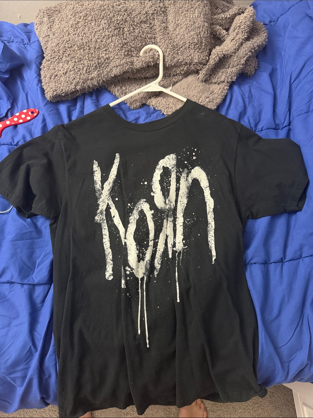 Hot Topic Black Short-Sleeve Tee with White Drip Graphic